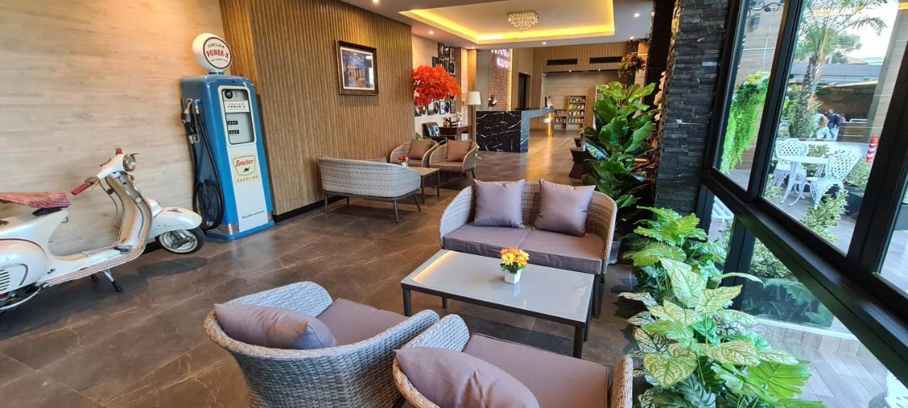 סקון נקהון The Room Boutique Hotel מראה חיצוני תמונה