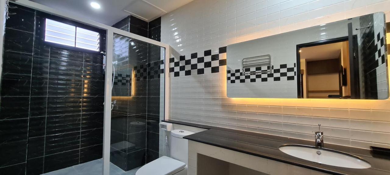 סקון נקהון The Room Boutique Hotel מראה חיצוני תמונה