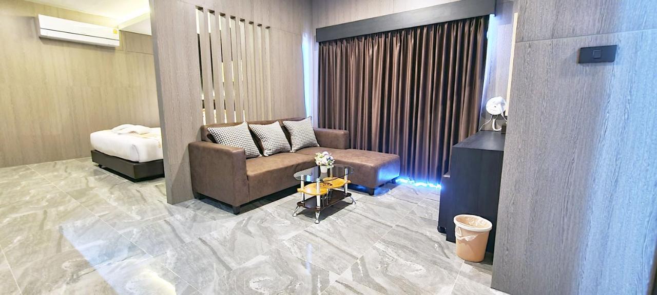 סקון נקהון The Room Boutique Hotel מראה חיצוני תמונה